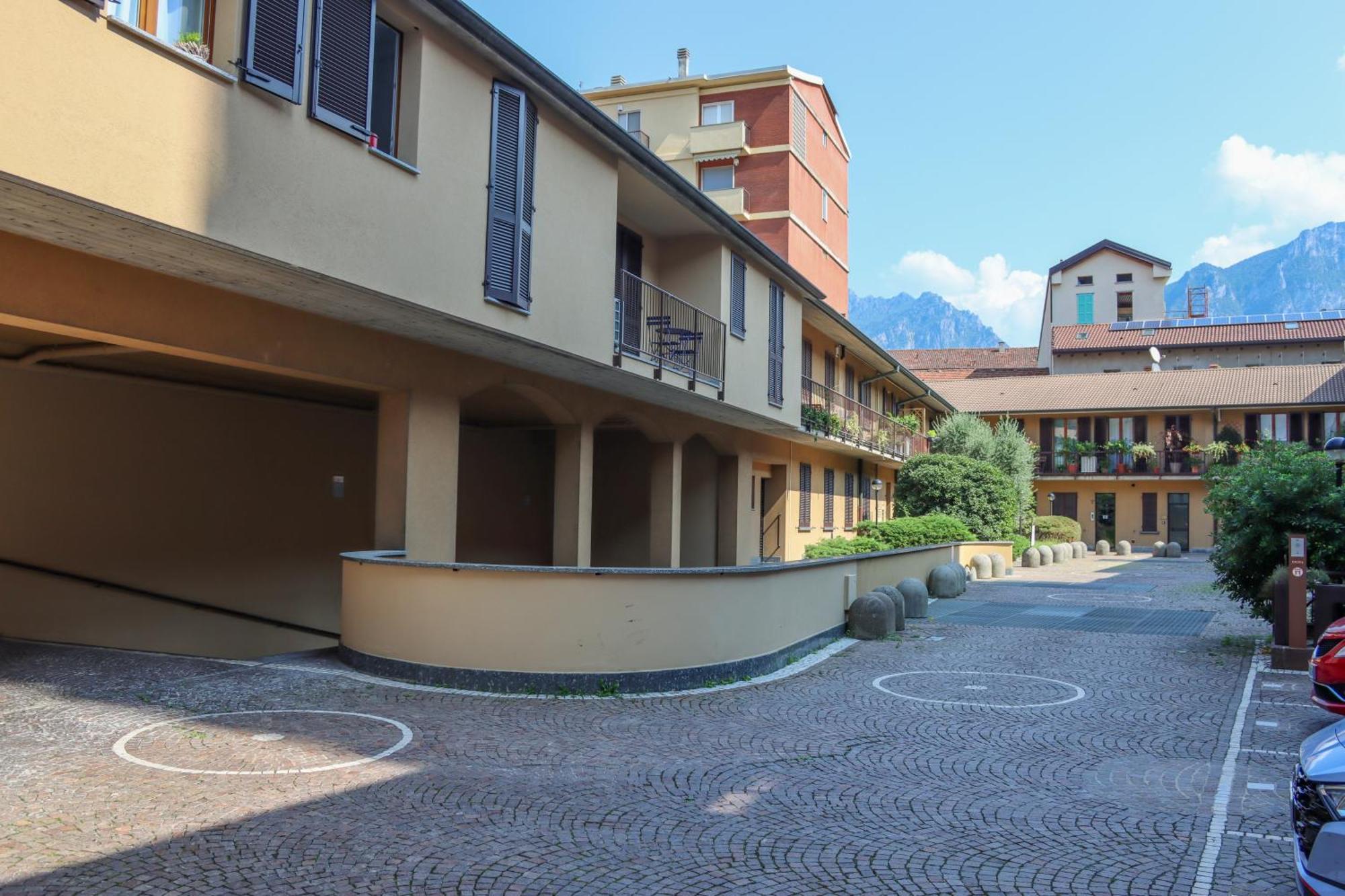 Casa Ardo Wifi & Free Parking In Lecco Center Lägenhet Exteriör bild