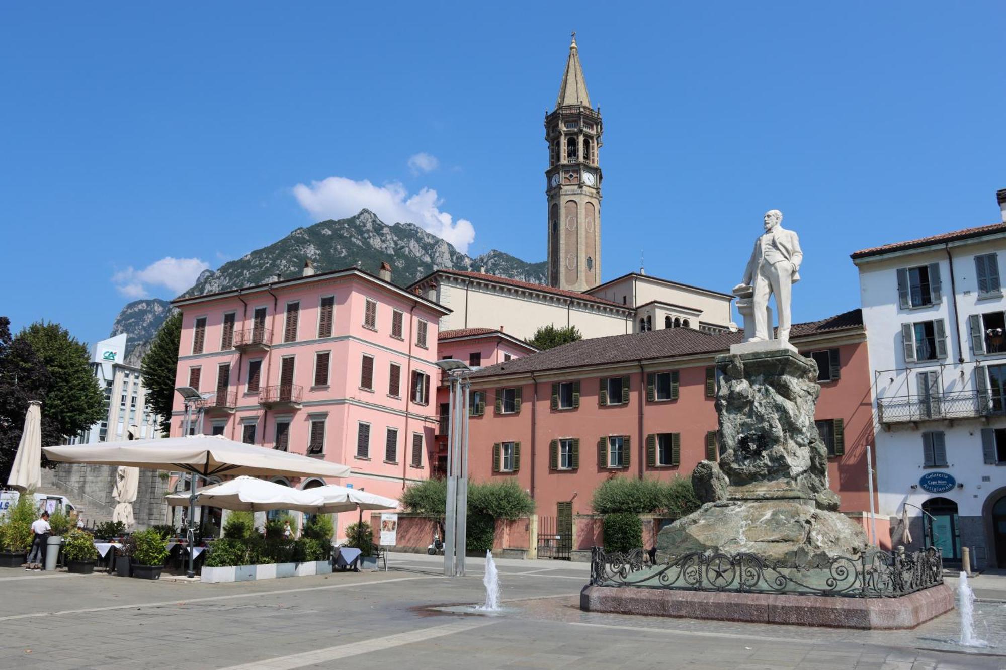 Casa Ardo Wifi & Free Parking In Lecco Center Lägenhet Exteriör bild