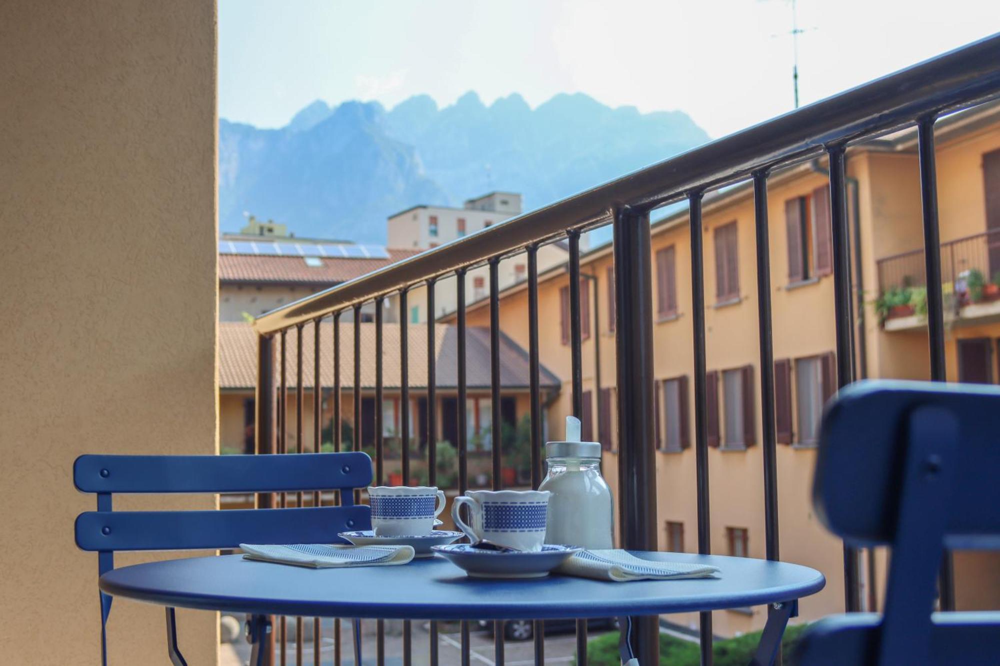 Casa Ardo Wifi & Free Parking In Lecco Center Lägenhet Exteriör bild